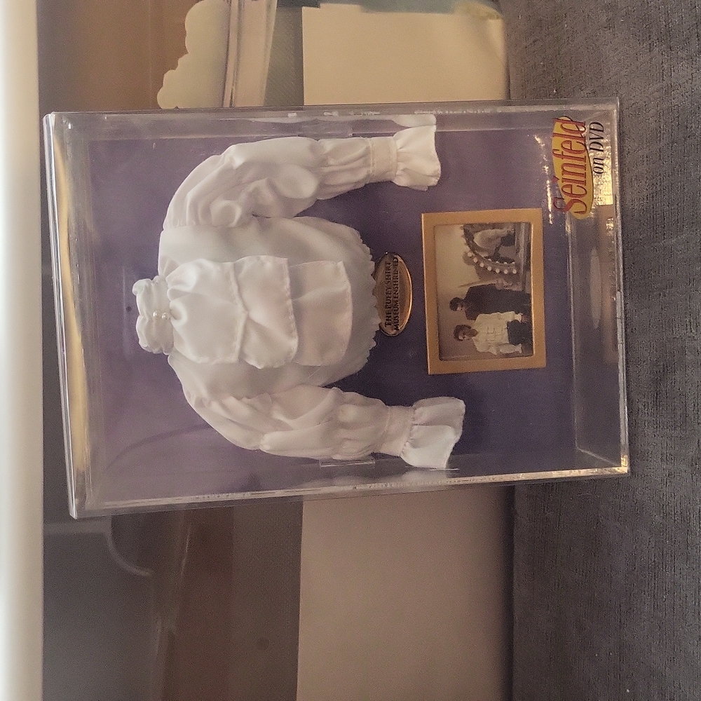 Seinfeld Collectible: The Puffy Shirt Museum Entombed